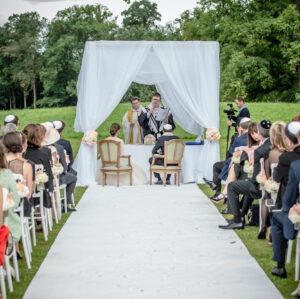 Square chuppah structure